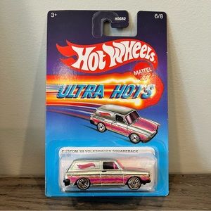 Hot Wheels - Custom ‘69 Volkswagen Squareback - (Ultra Hots)